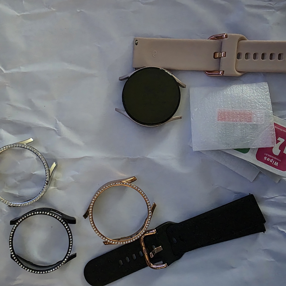 Smartwatch with Interchangeable Bands